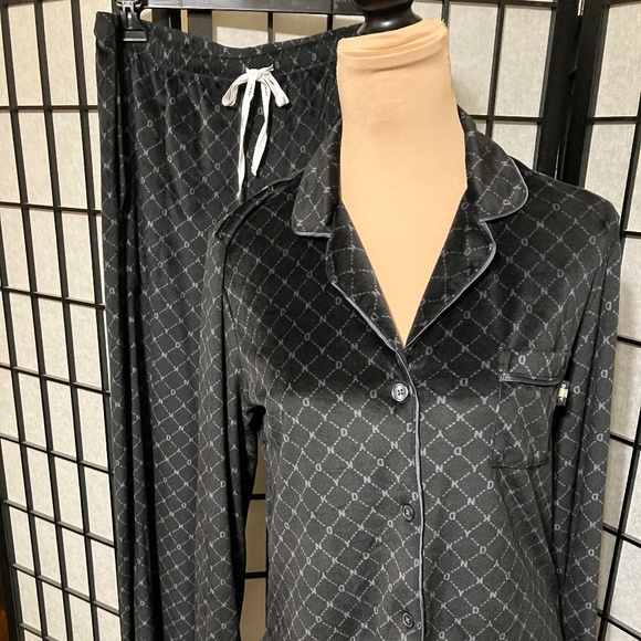 Donna Karan Other - ♦️DKNY PAJAMAS, TWO PIECE SET, LUXURIOUS BLACK & GRAY DIAMOND PRINT FLEECE♦️